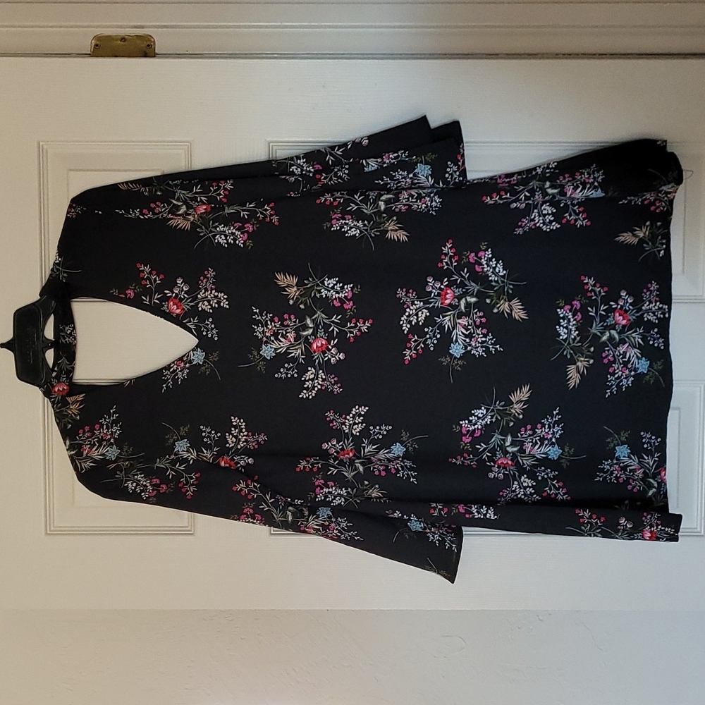Francesca's Miami Shift Dress Black floral with Bell Sleeves